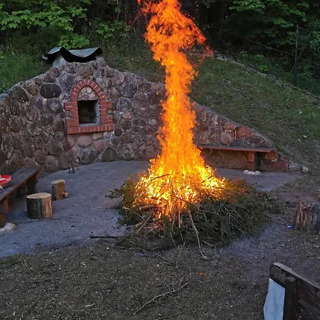 Wedzarnia Pod Lasem * Мронгово